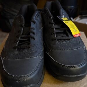 Men's Black Athletic Shoes